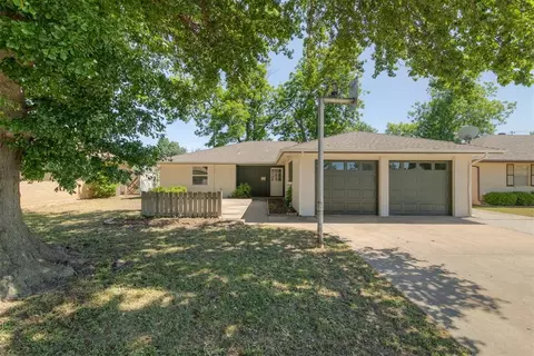7516 NW 27th St, Bethany, OK 73008