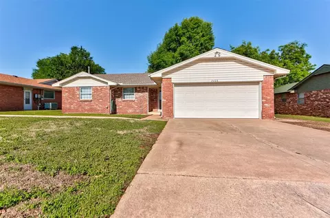 2408 S Jensen Ave, El Reno, OK 73036