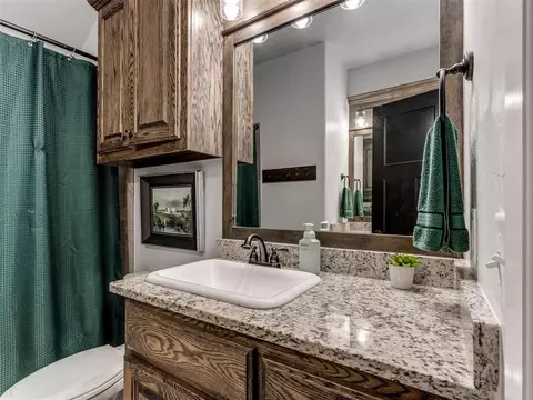 Bath - 501 Arrowhead Dr, Tuttle, OK 73089 photo 6 of 7