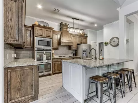 Kitchen - 501 Arrowhead Dr, Tuttle, OK 73089 photo 1 of 5