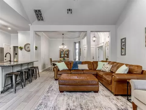Living - 501 Arrowhead Dr, Tuttle, OK 73089 photo 4 of 4