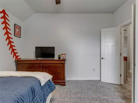 Bedroom - 501 Arrowhead Dr, Tuttle, OK 73089 photo 5 of 9