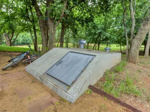 Exterior - 501 Arrowhead Dr, Tuttle, OK 73089 photo 8 of 8