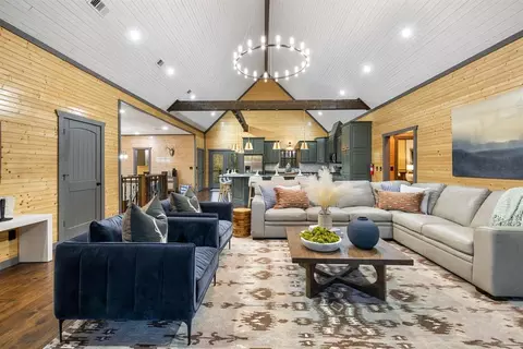 Living - 92 Pine Ridge Trl, Broken Bow, OK 74728 photo 2 of 4