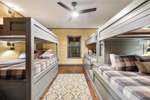 Bedroom - 92 Pine Ridge Trl, Broken Bow, OK 74728 photo 6 of 7