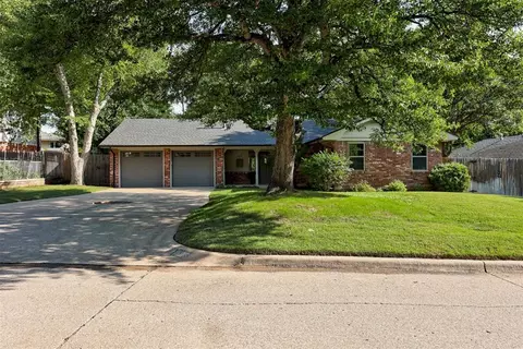 1609 Chestnut Ln, Norman, OK 73072