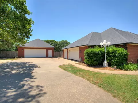 Exterior - 43447 Cobblestone Way, Tecumseh, OK 74873 photo 3 of 11