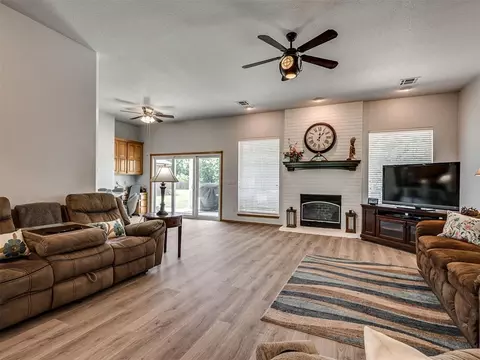 Living - 43447 Cobblestone Way, Tecumseh, OK 74873 photo 2 of 3