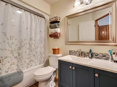Bath - 43447 Cobblestone Way, Tecumseh, OK 74873 photo 1 of 5