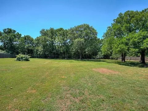 Exterior - 43447 Cobblestone Way, Tecumseh, OK 74873 photo 9 of 11