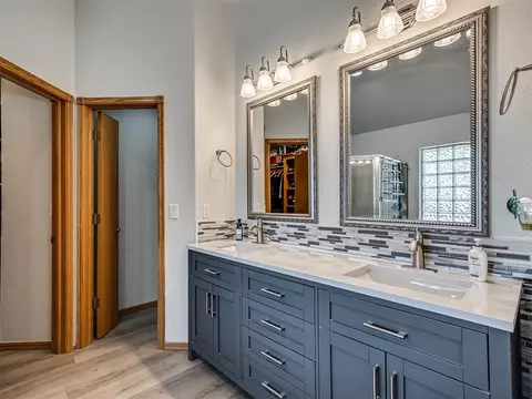 Bath - 43447 Cobblestone Way, Tecumseh, OK 74873 photo 2 of 5
