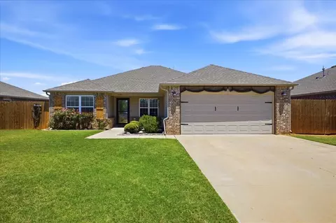 1725 W Antler Way, Mustang, OK 73064