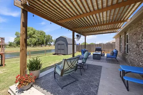 1725 W Antler Way, Mustang, OK 73064