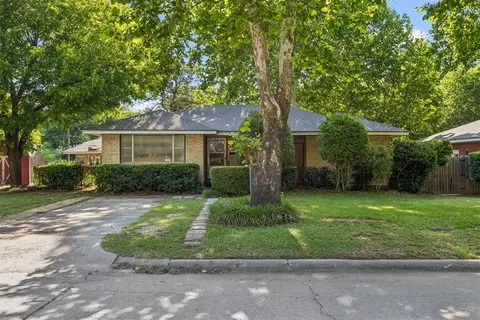 8 Burk Way, Del City, OK 73115