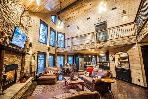 Living - 401 Eagle Mountain Trl, Broken Bow, OK 74728 photo 1 of 4