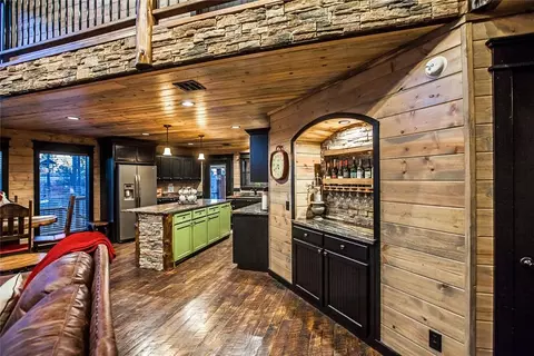 Entry Way - 401 Eagle Mountain Trl, Broken Bow, OK 74728 photo 1 of 2