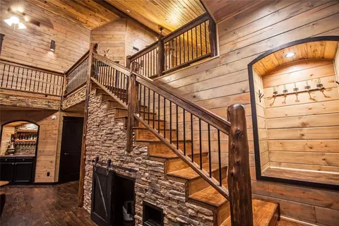 Entry Way - 401 Eagle Mountain Trl, Broken Bow, OK 74728 photo 2 of 2