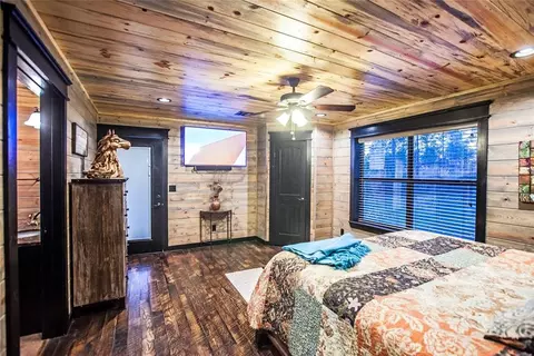 Bedroom - 401 Eagle Mountain Trl, Broken Bow, OK 74728 photo 1 of 7
