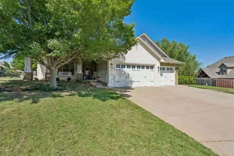 709 Winning Colors Dr, Edmond, OK 73025