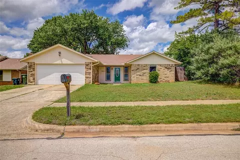 2009 Oakcreek Dr, Norman, OK 73071