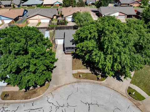 View/Area - 1317 Briar Patch Way, Norman, OK 73071 photo 2 of 8