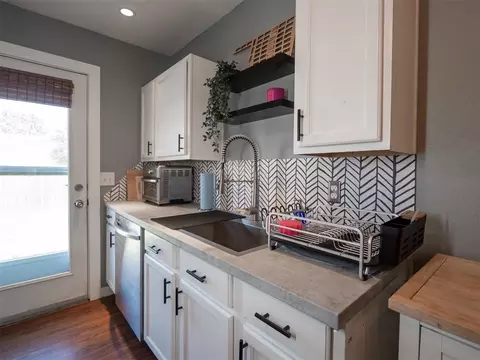 Kitchen - 1317 Briar Patch Way, Norman, OK 73071 photo 4 of 5