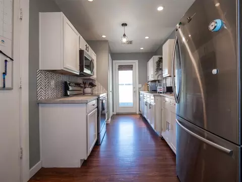 Kitchen - 1317 Briar Patch Way, Norman, OK 73071 photo 2 of 5