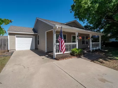 Exterior - 1317 Briar Patch Way, Norman, OK 73071 photo 2 of 7