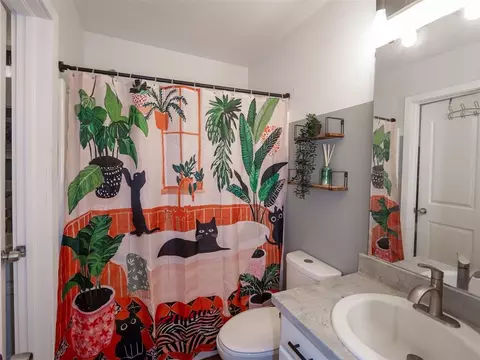 Bath - 1317 Briar Patch Way, Norman, OK 73071 photo 1 of 2
