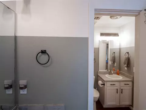 Bath - 1317 Briar Patch Way, Norman, OK 73071 photo 2 of 2