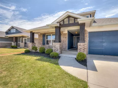 2324 Roca Dr, Edmond, OK 73012
