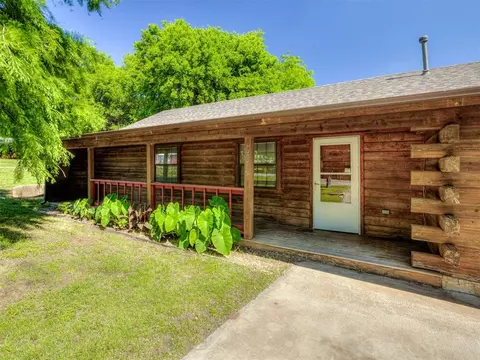 Exterior - 501 E Maple, Noble, OK 73068 photo 3 of 7