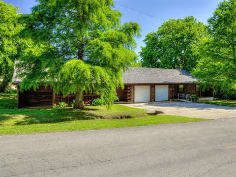 Exterior - 501 E Maple, Noble, OK 73068 photo 2 of 7