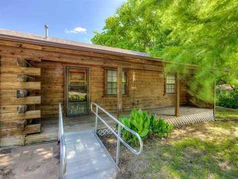 Exterior - 501 E Maple, Noble, OK 73068 photo 4 of 7