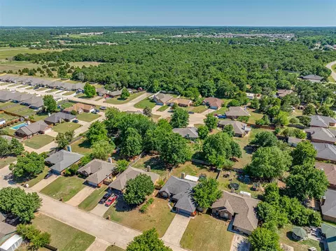 View/Area - 20554 Ember Ln, Harrah, OK 73045 photo 3 of 4