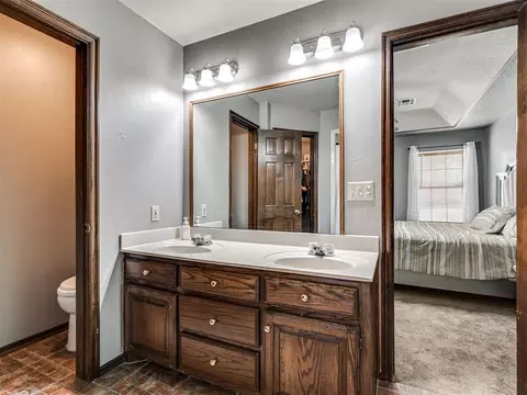 Bath - 20554 Ember Ln, Harrah, OK 73045 photo 1 of 3