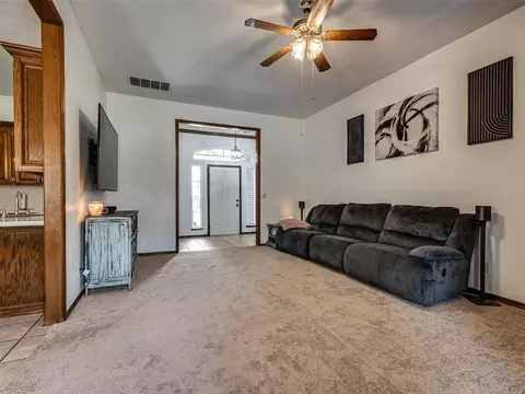 Living - 20554 Ember Ln, Harrah, OK 73045 photo 3 of 4