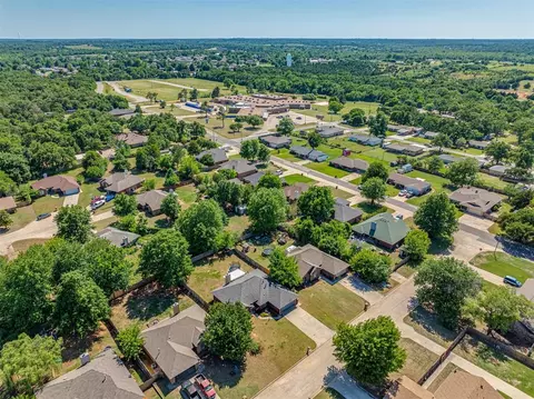 View/Area - 20554 Ember Ln, Harrah, OK 73045 photo 4 of 4