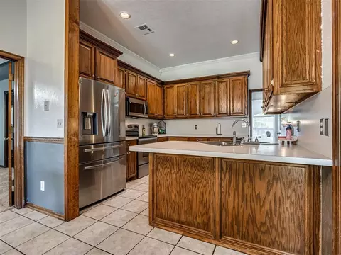 Kitchen - 20554 Ember Ln, Harrah, OK 73045 photo 1 of 4