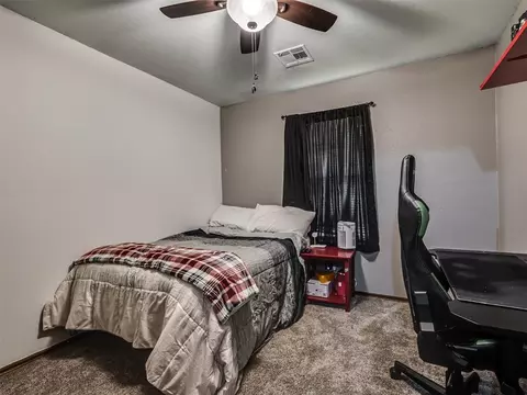 Bedroom - 20554 Ember Ln, Harrah, OK 73045 photo 5 of 6