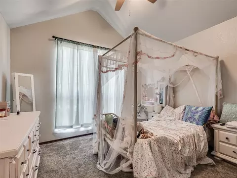Bedroom - 20554 Ember Ln, Harrah, OK 73045 photo 4 of 6
