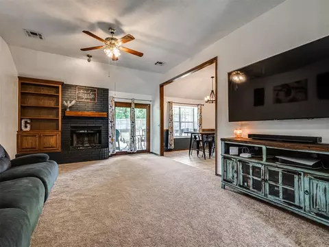 Living - 20554 Ember Ln, Harrah, OK 73045 photo 1 of 4