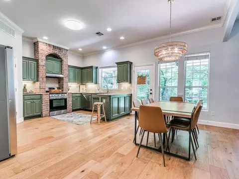 Kitchen - 524 Celtic Ct, Edmond, OK 73025 photo 2 of 3