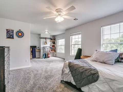 Bedroom - 524 Celtic Ct, Edmond, OK 73025 photo 4 of 7