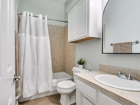 Bath - 524 Celtic Ct, Edmond, OK 73025 photo 1 of 6