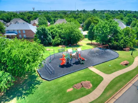 View/Area - 524 Celtic Ct, Edmond, OK 73025 photo 3 of 3