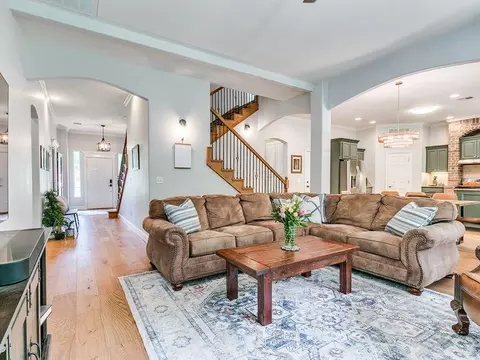 Living - 524 Celtic Ct, Edmond, OK 73025 photo 1 of 3