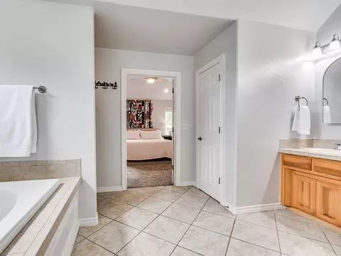 Entry Way - 524 Celtic Ct, Edmond, OK 73025 photo 3 of 3