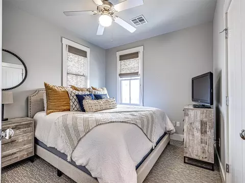 Bedroom - 35 Redbud Ln, Carlton Landing, OK 74432 photo 4 of 10