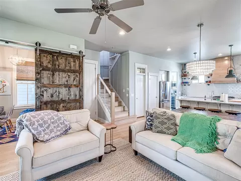 Living - 35 Redbud Ln, Carlton Landing, OK 74432 photo 3 of 5
